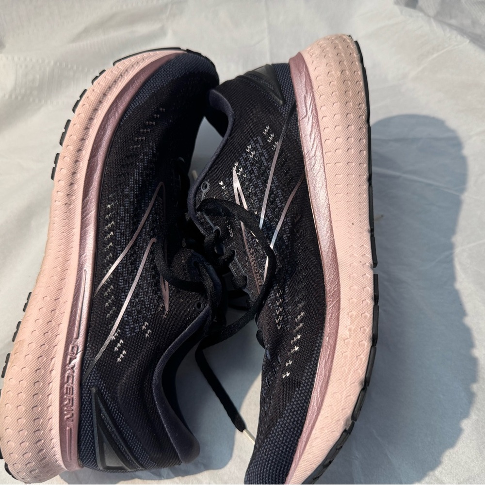 Women's Size 11 Wide - Running Shoes -  Brooks Glycerin 19